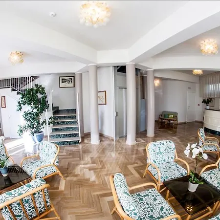 Beatrice 3* סירולו