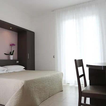 Beatrice מלון סירולו